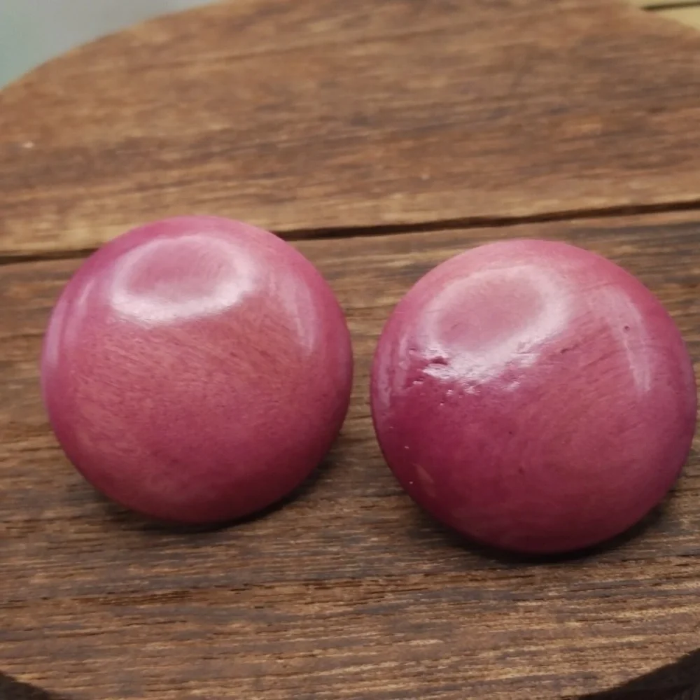 Wooden pink lustrous round earrings vintage E803